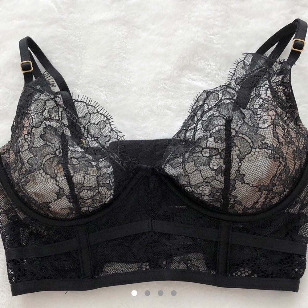 Victoria’s Secret BLK Chantilly Lace Half Bra 32C